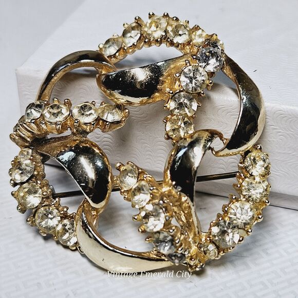 Vtg Interlocking Chain Brooch Open Flower Rhinestones Gold Tone Statement Pin - Picture 6 of 8